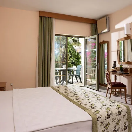 Feriested Palm Wings